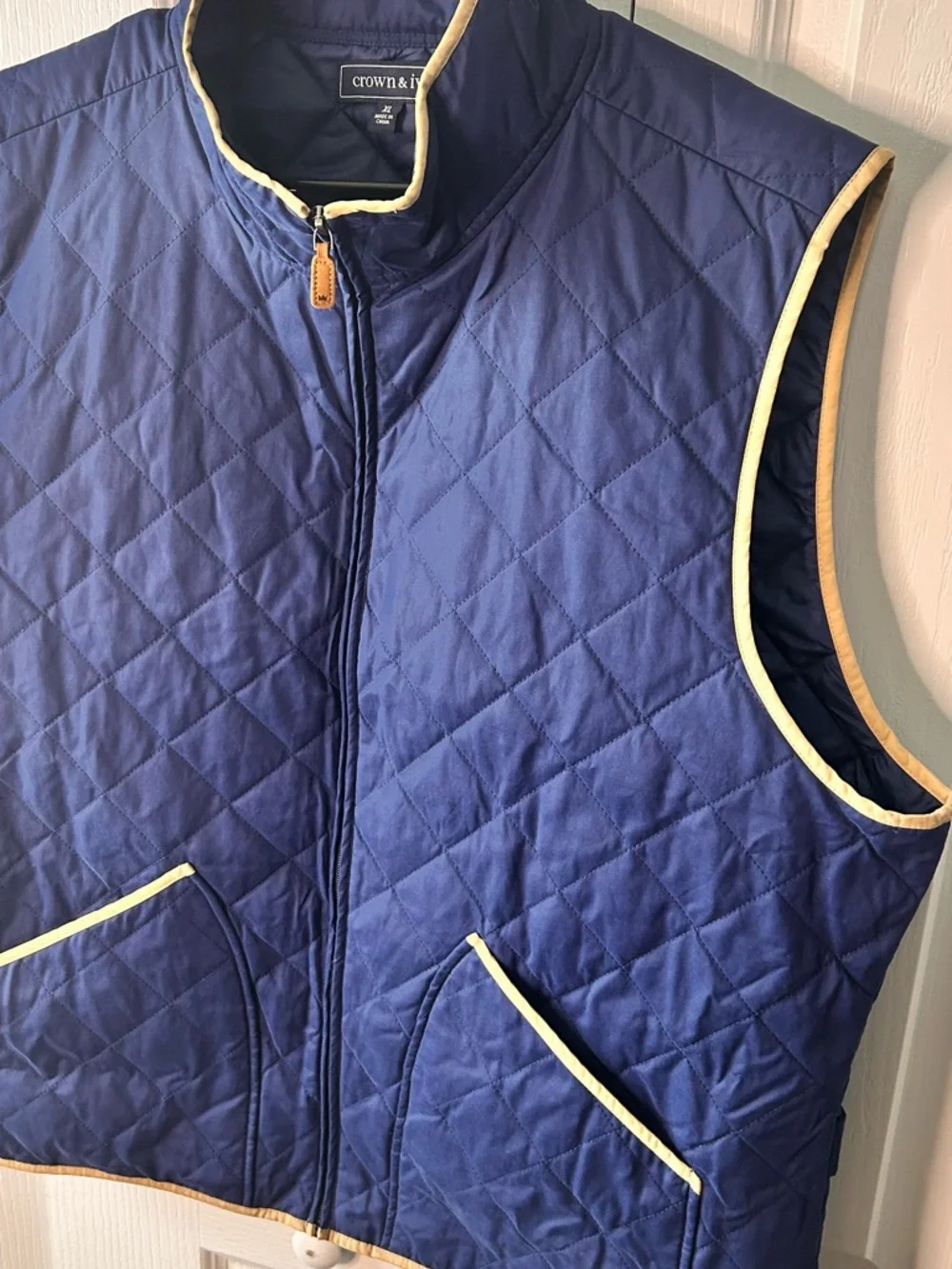 Crown & Ivy Full Zip Quilted Diamond Camel Tan Navy Blue Lining Vest Men's XL